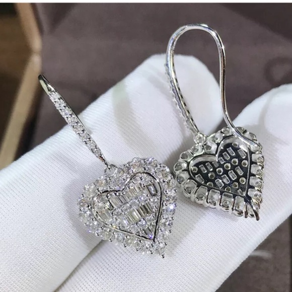 💎 NEW Sunshine Silver Drop Diamond 💎Earrings - Picture 4 of 5